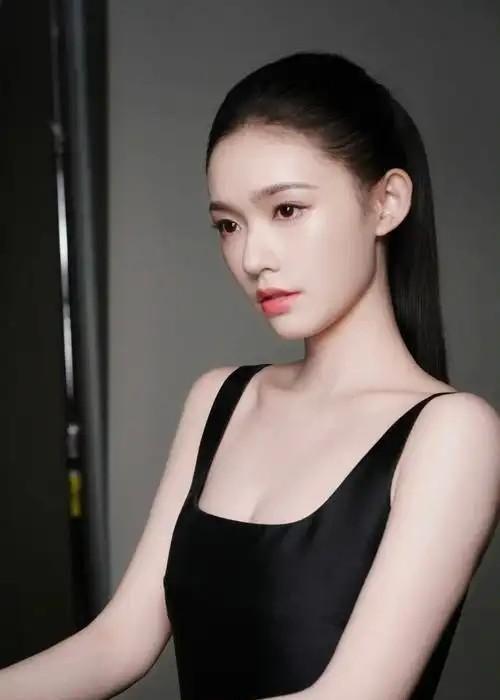亚洲女国产,塑造新时代的副标题